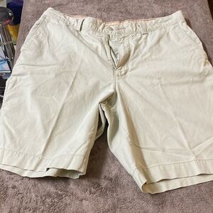 Tommy Bahamas men’s shorts size 36.